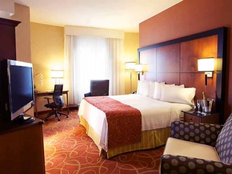 Отель Marriott Quebec City Downtown Экстерьер фото